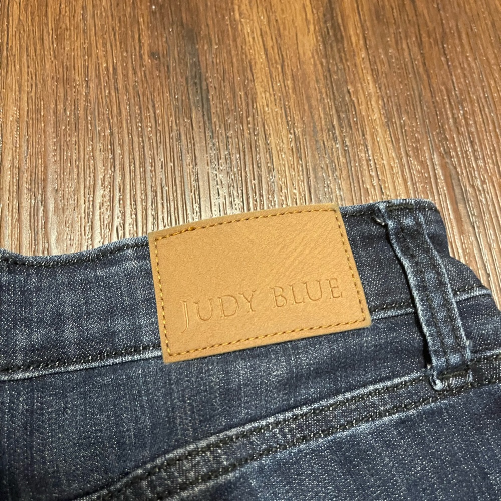 Judy Blue Raw Hem Skinny Fit Jeans - Picture 8 of 9